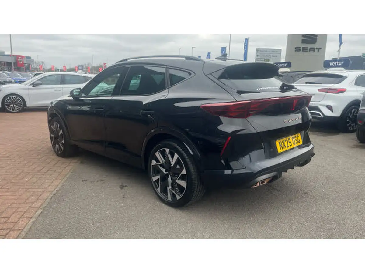 2025-cupra-formentor-15-e-hybrid-vz1-big-24