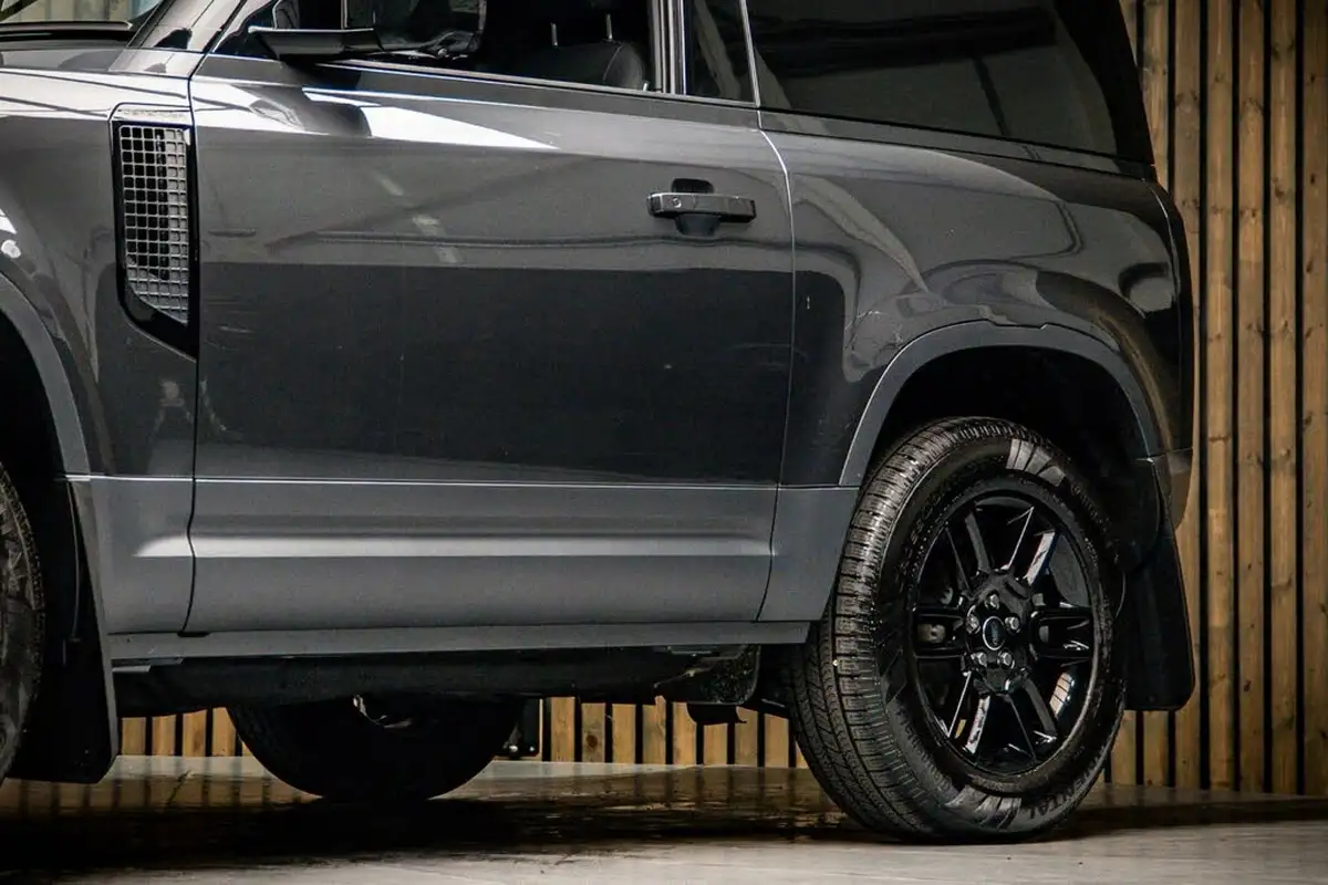 2025-land-rover-90-defender-30-d250-hard-top-s-90-250pseu6e-big-16