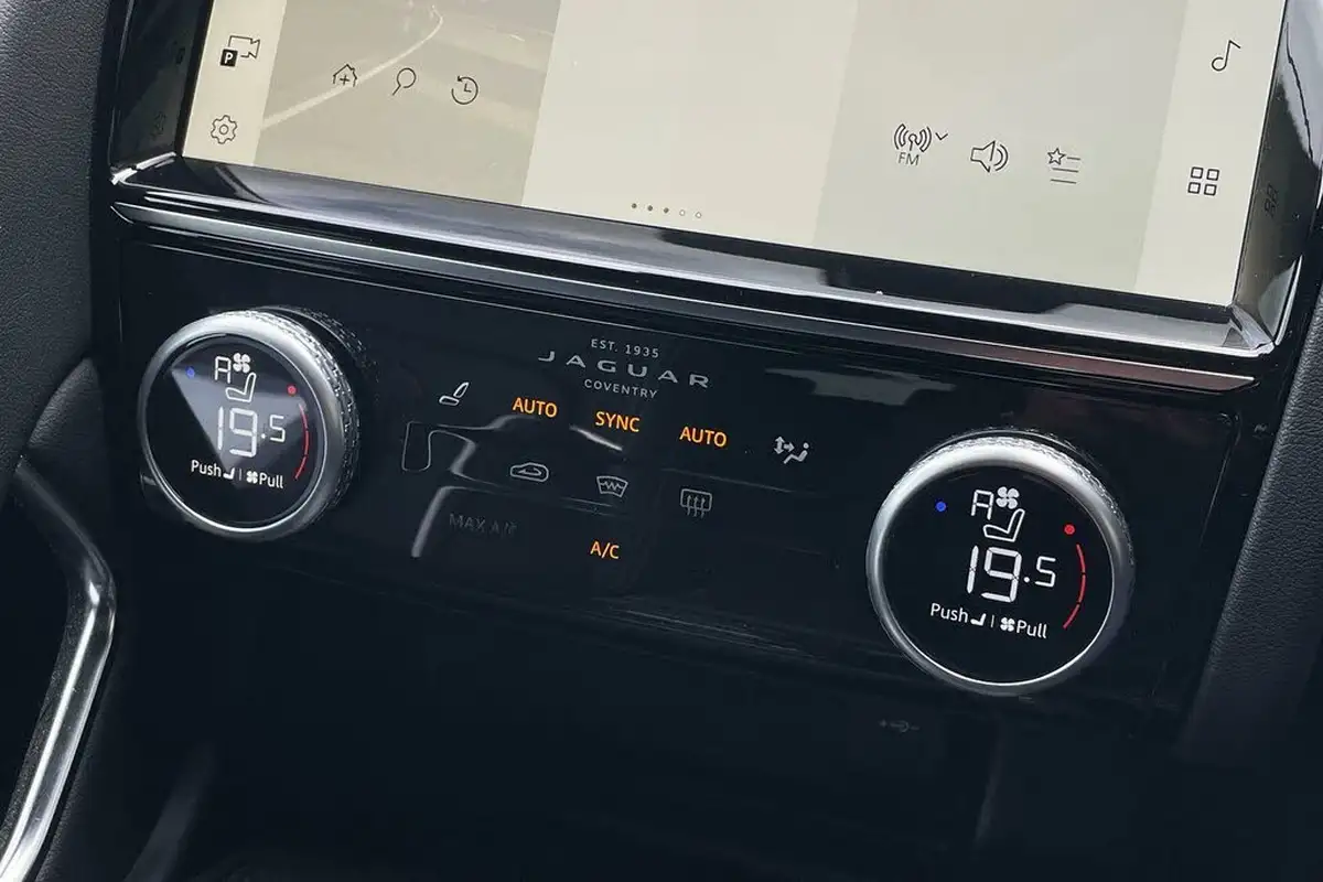 2024-jaguar-e-pace-20-d200-r-dynamic-se-black-big-18