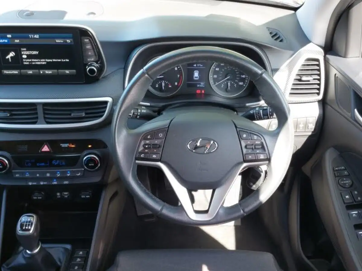 2019-hyundai-tucson-16-gdi-se-nav-big-6