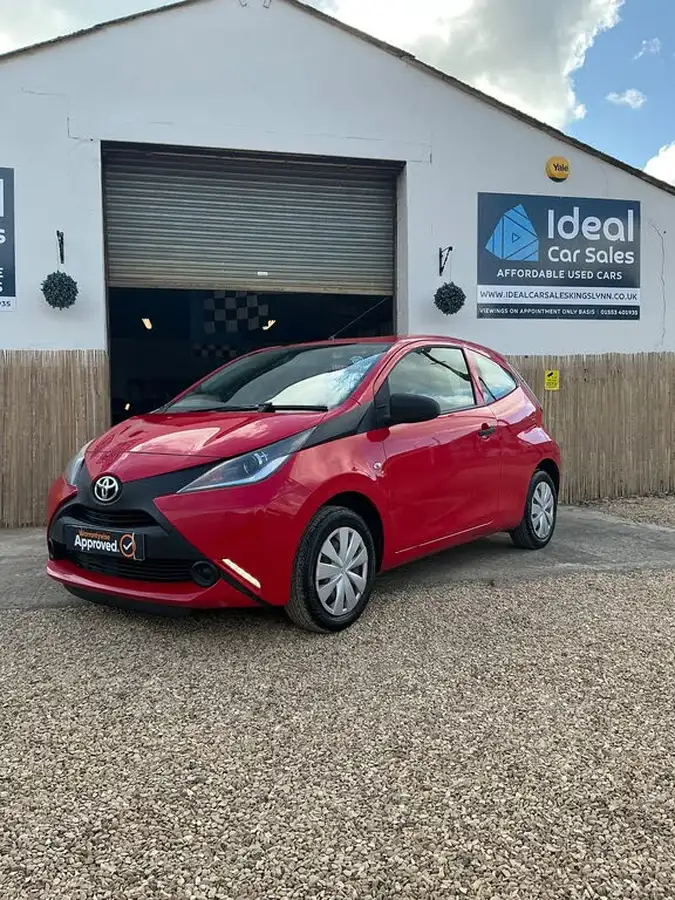2015-toyota-aygo-10-vvt-i-x-3d-big-1