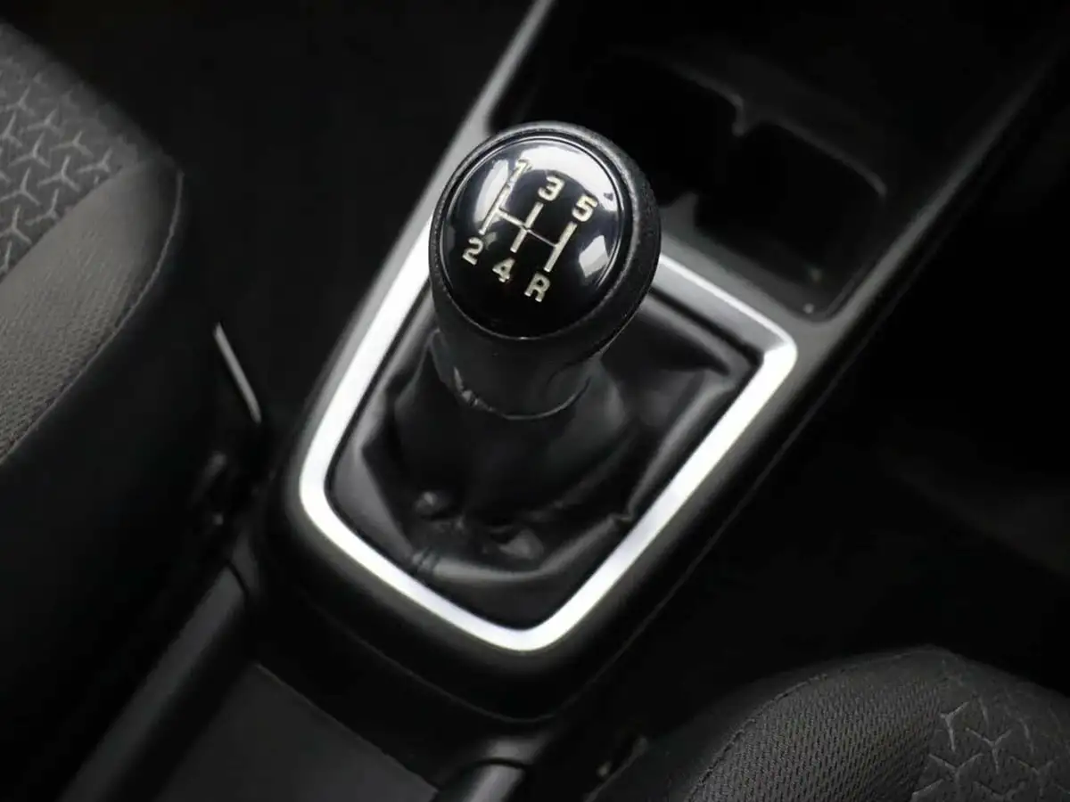2020-suzuki-swift-12-dualjet-sz-t-90ps-1242cc-big-29