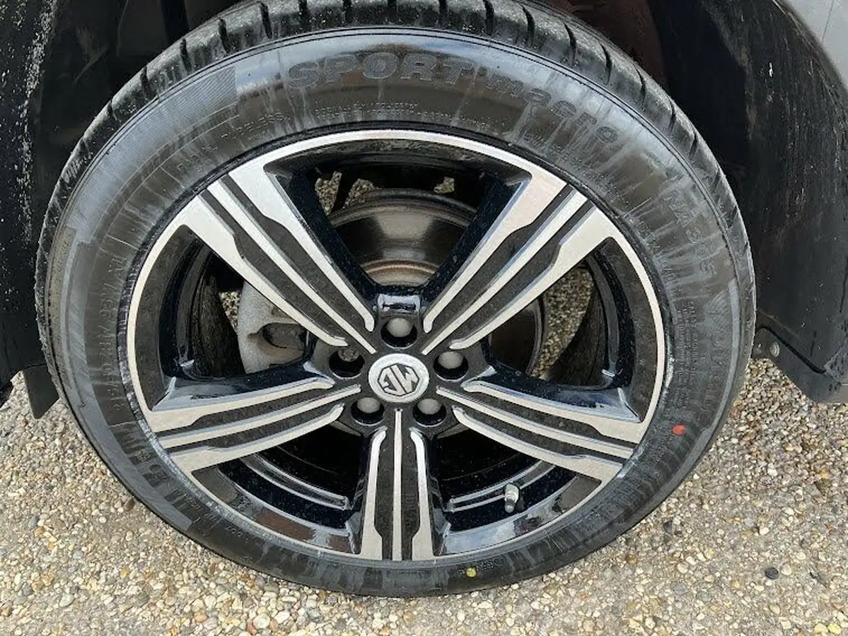 2018-mg-zs-suv-15-vti-tech-exclusive-big-15
