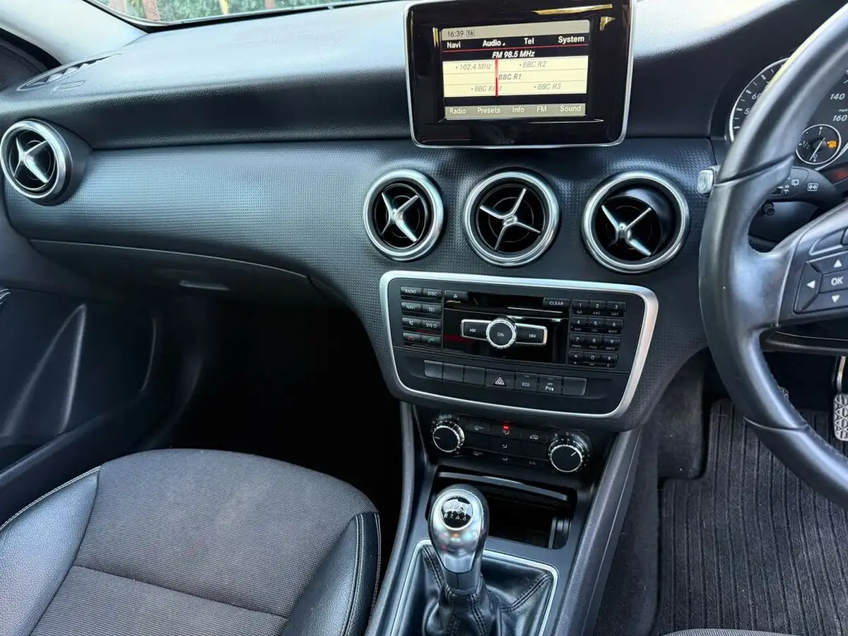 2014-mercedes-benz-a-class-16-a180-se-big-57