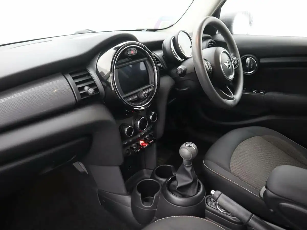2019-mini-cooper-15-cooper-classic-hatchback-5d-big-12