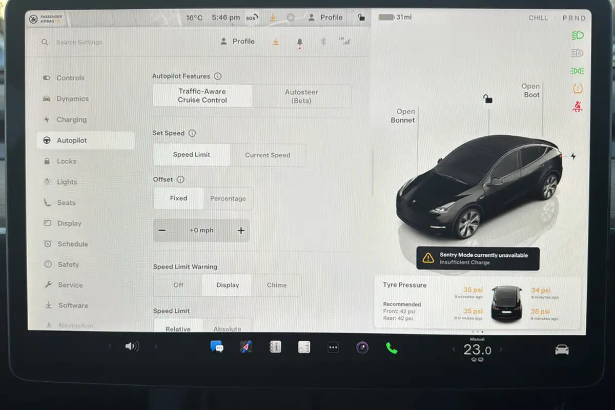 2022-tesla-model-y-e-long-range-big-40
