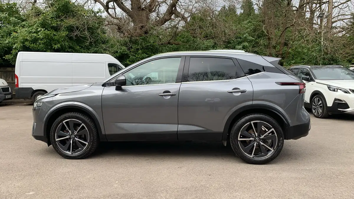2022-nissan-qashqai-13-dig-t-tekna-158ps-xtronic-big-5