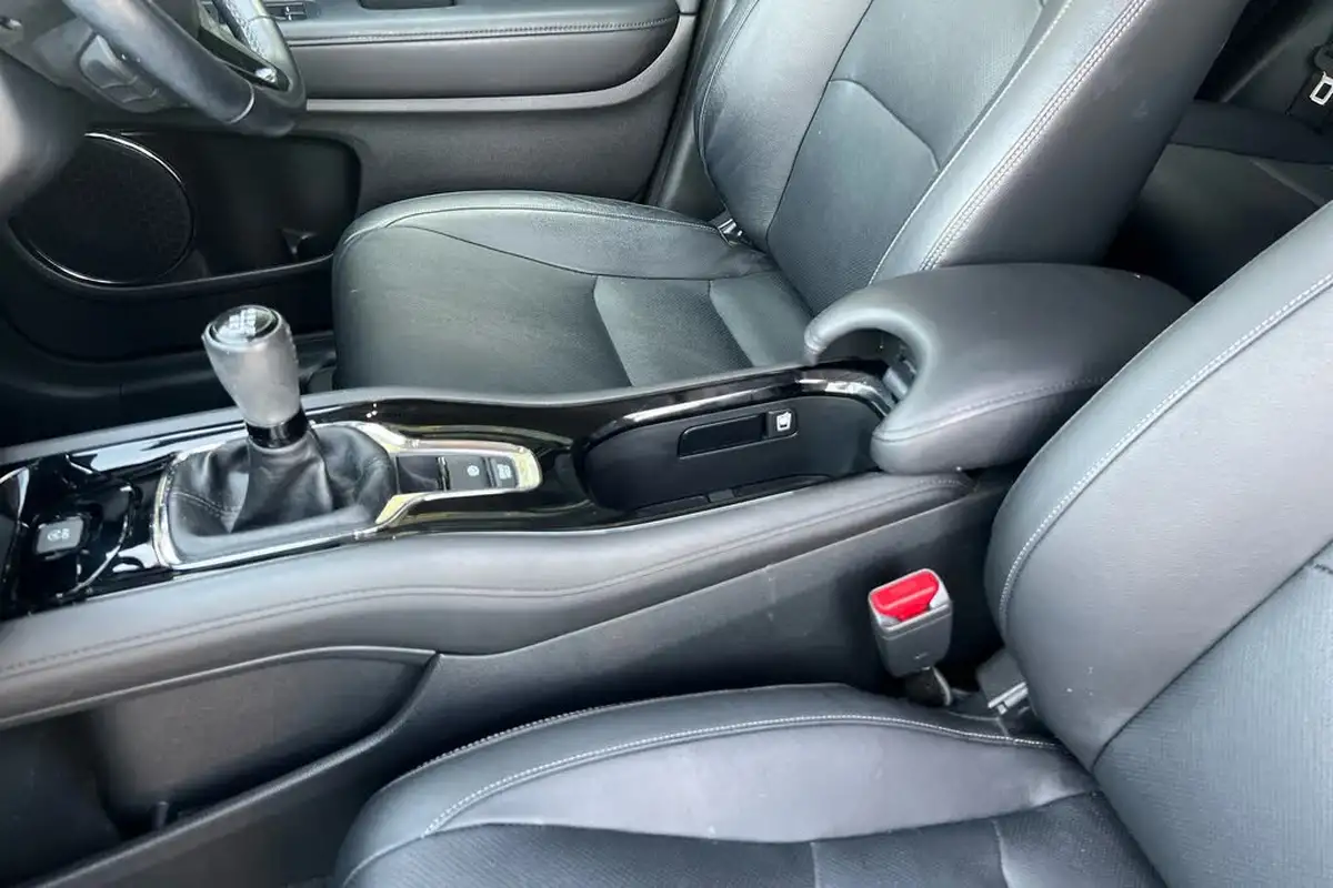 2019-honda-hr-v-15-i-vtec-ex-big-34