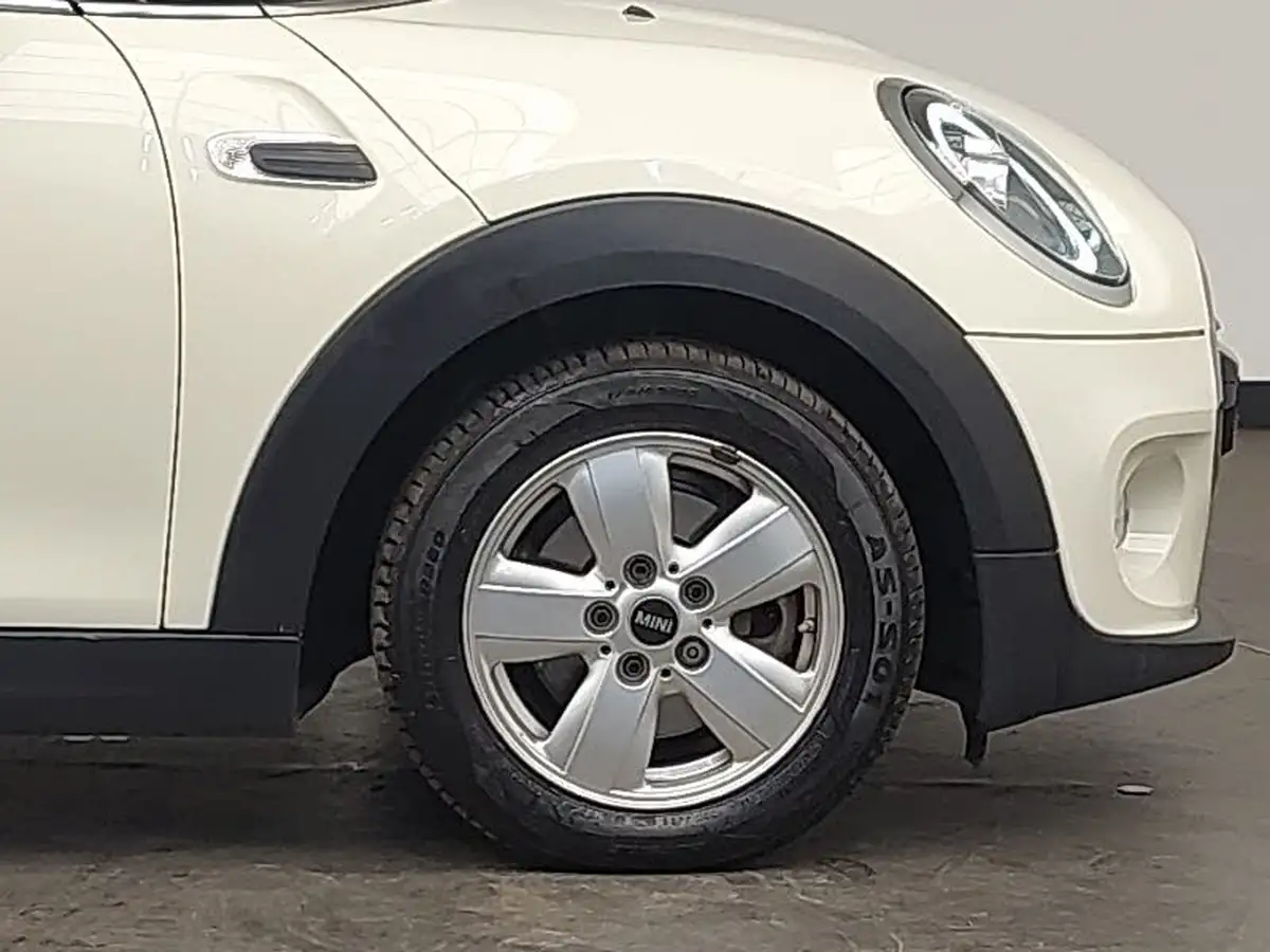 2019-mini-cooper-15-cooper-classic-hatchback-5d-big-13
