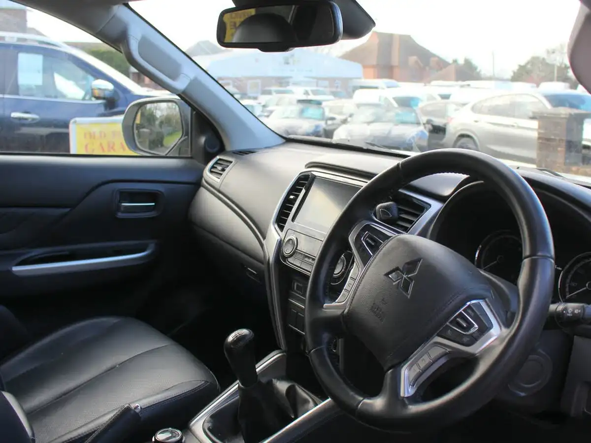 2021-mitsubishi-l200-22di-d-barbarian-big-45
