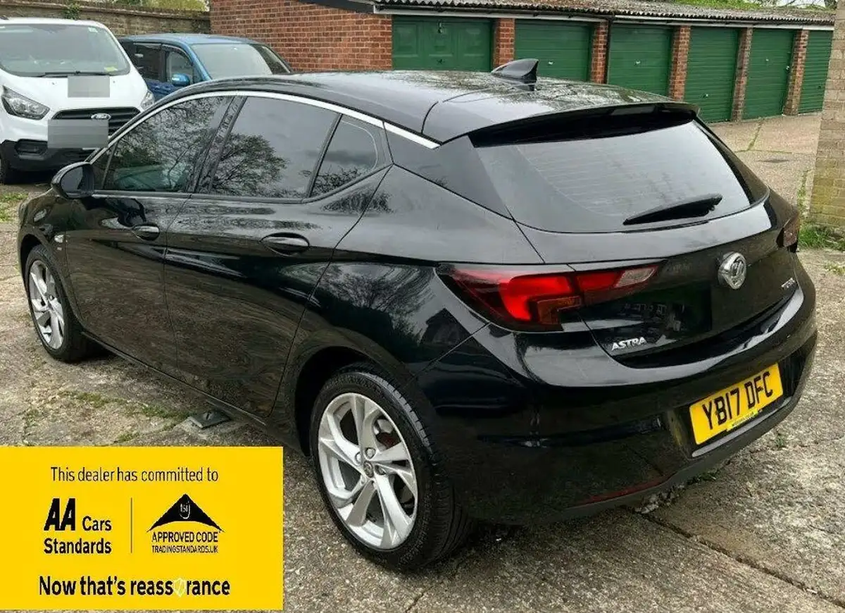 2017-vauxhall-astra-14i-16v-turbo-sri-nav-150ps-ss-hatchback-auto-big-2