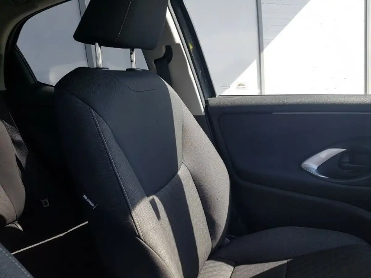 2022-toyota-yaris-15-vvt-i-design-big-17