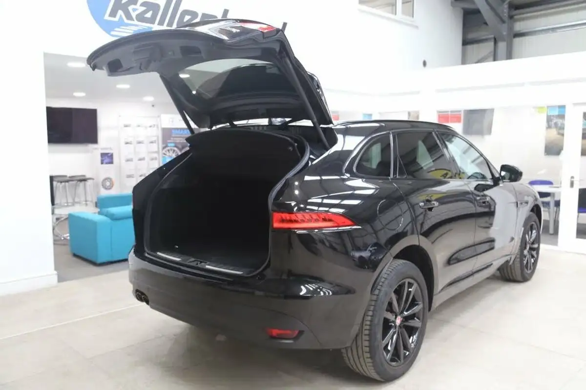 2019-jaguar-f-pace-20-i4d-chequered-flag-180ps-big-62