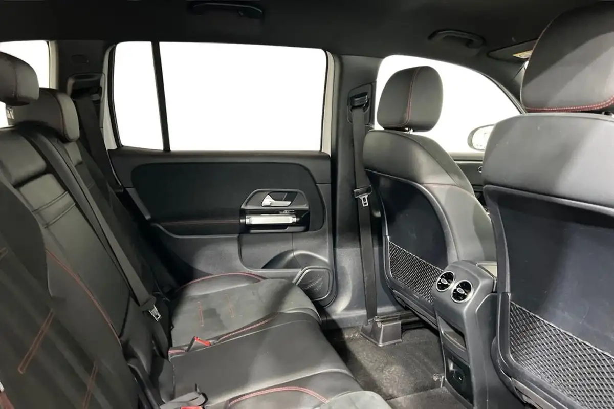 2022-mercedes-benz-glb-class-13-glb200-amg-line-7g-tronic-big-9