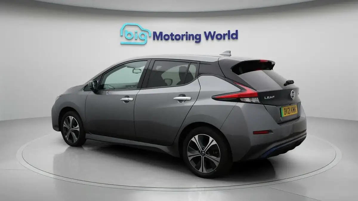 2021-nissan-leaf-e-e-n-connecta-big-5