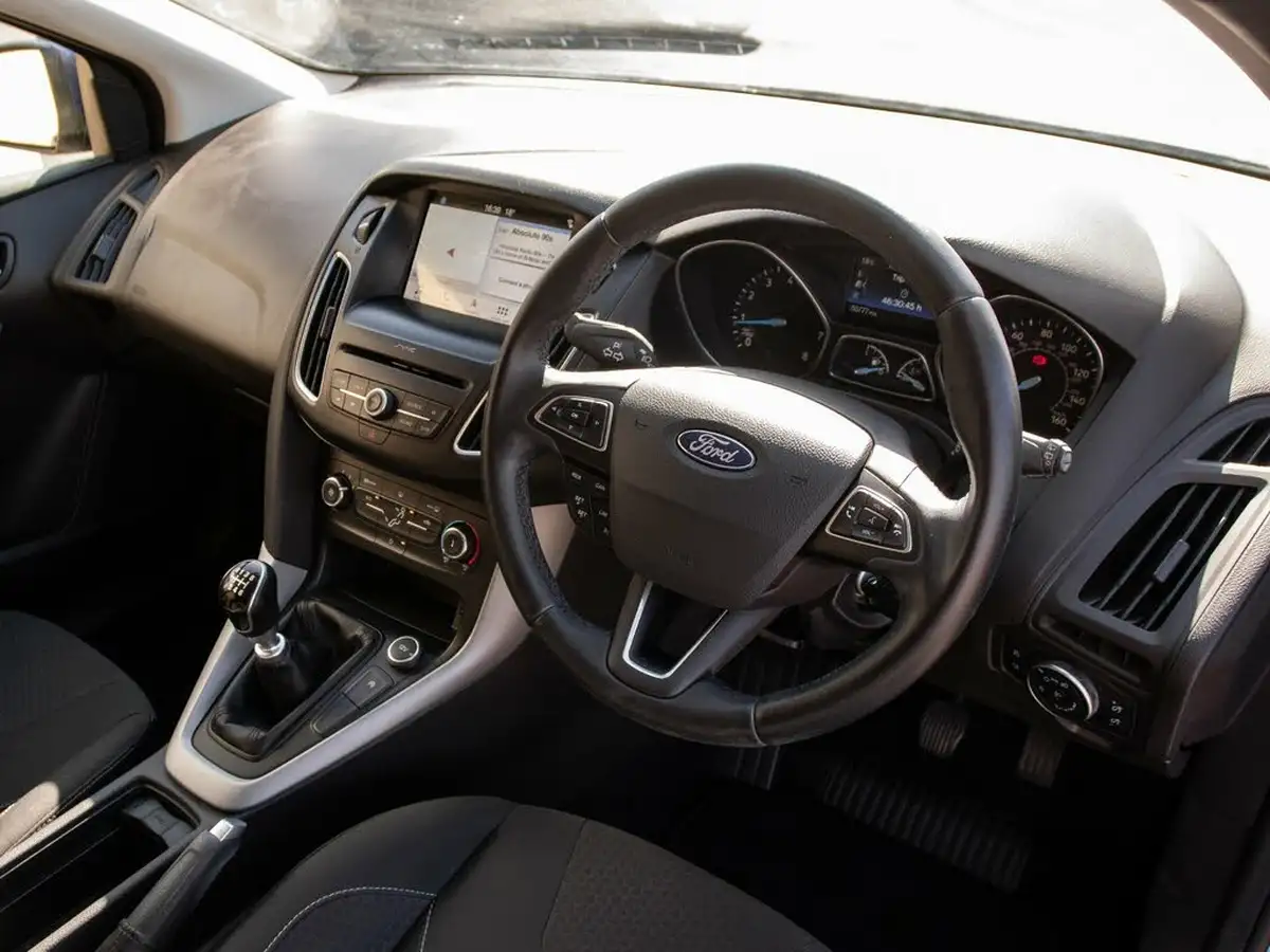 2018-ford-focus-10t-zetec-edition-125ps-hatchback-big-3