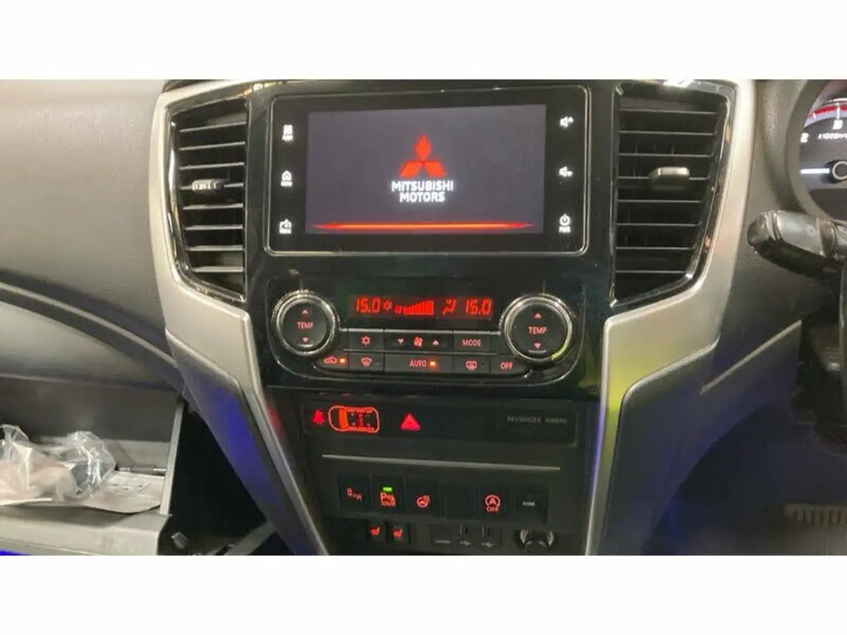 2020-mitsubishi-l200-22di-d-barbarian-x-big-6