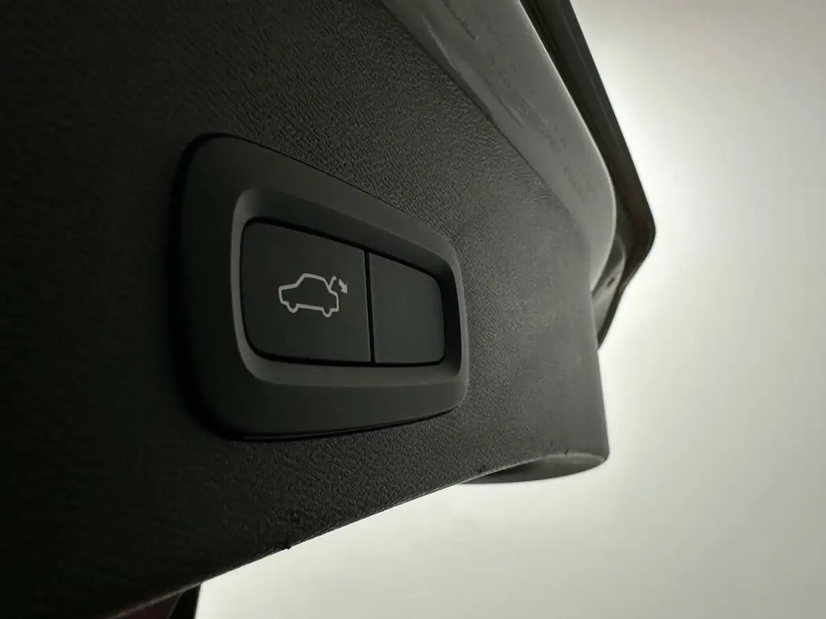 2021-volvo-xc40-15-t4-r-design-211bhp-big-42