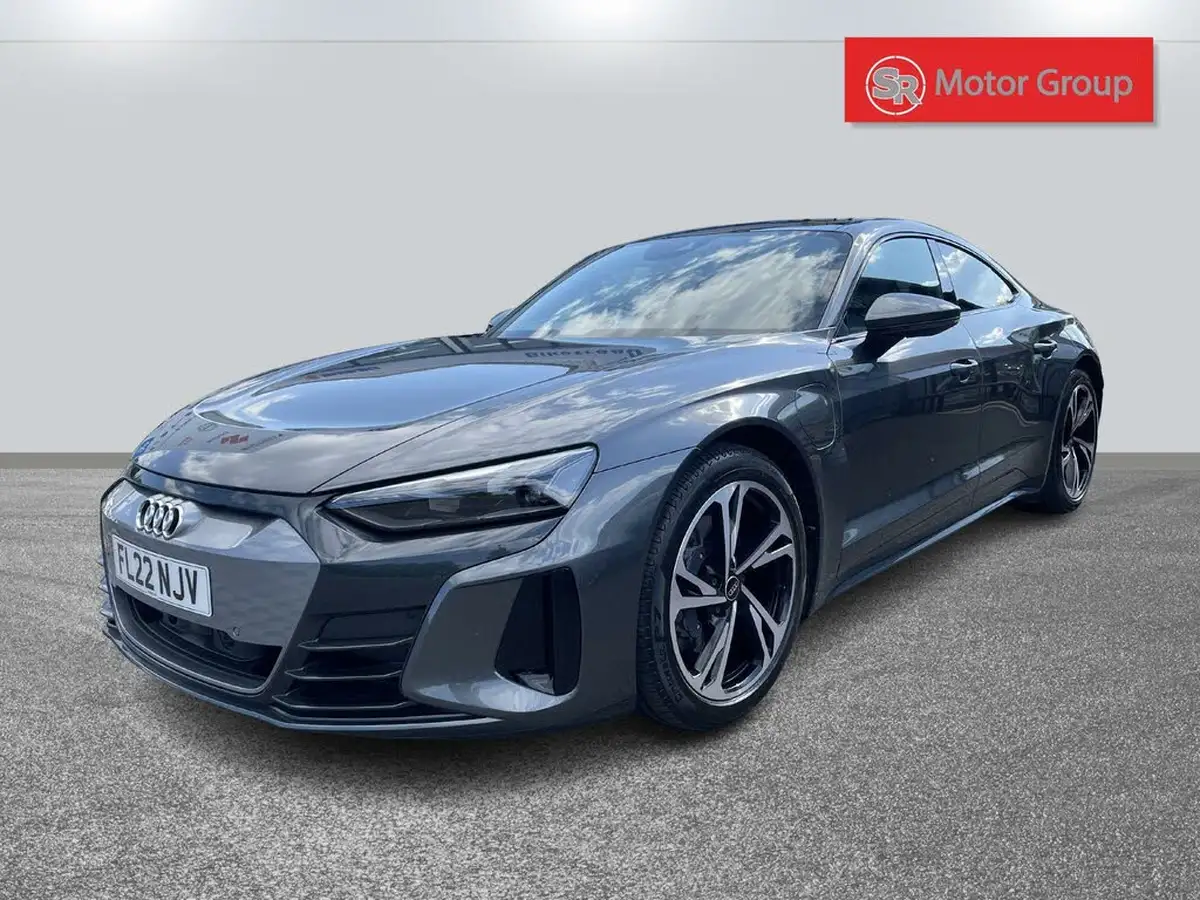 2022-audi-e-tron-gt-e-big-11