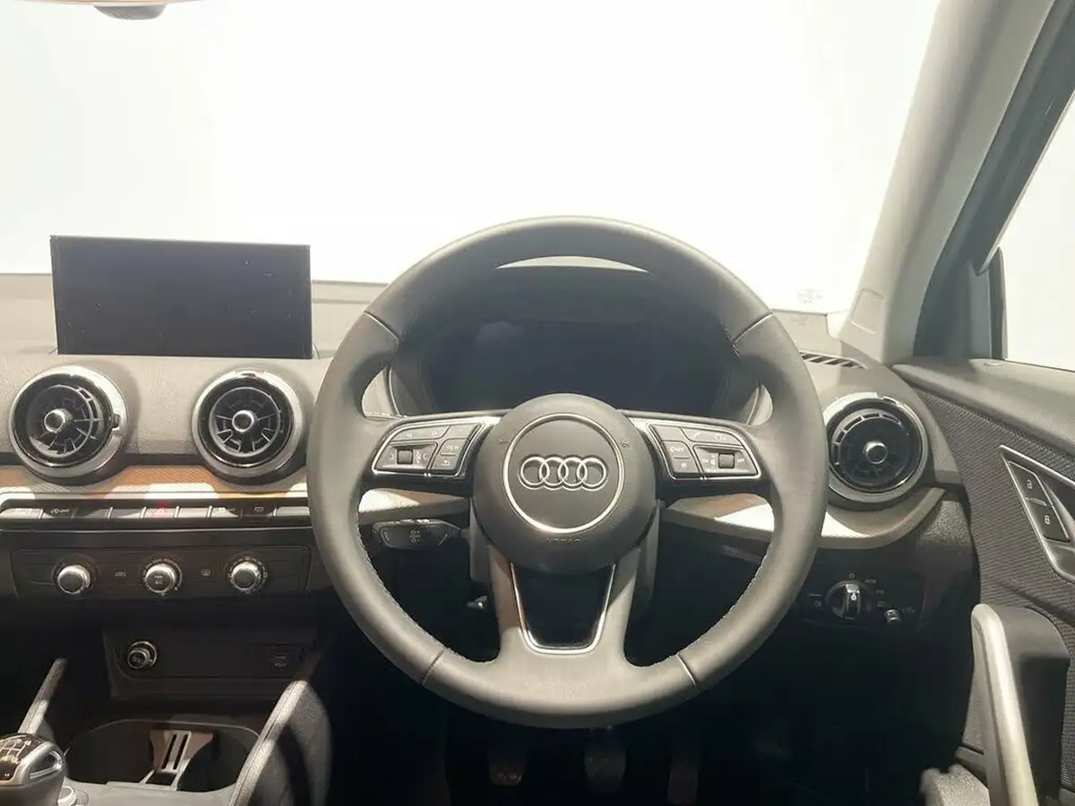 2024-audi-q2-10-30-tfsi-sport-110ps-big-2