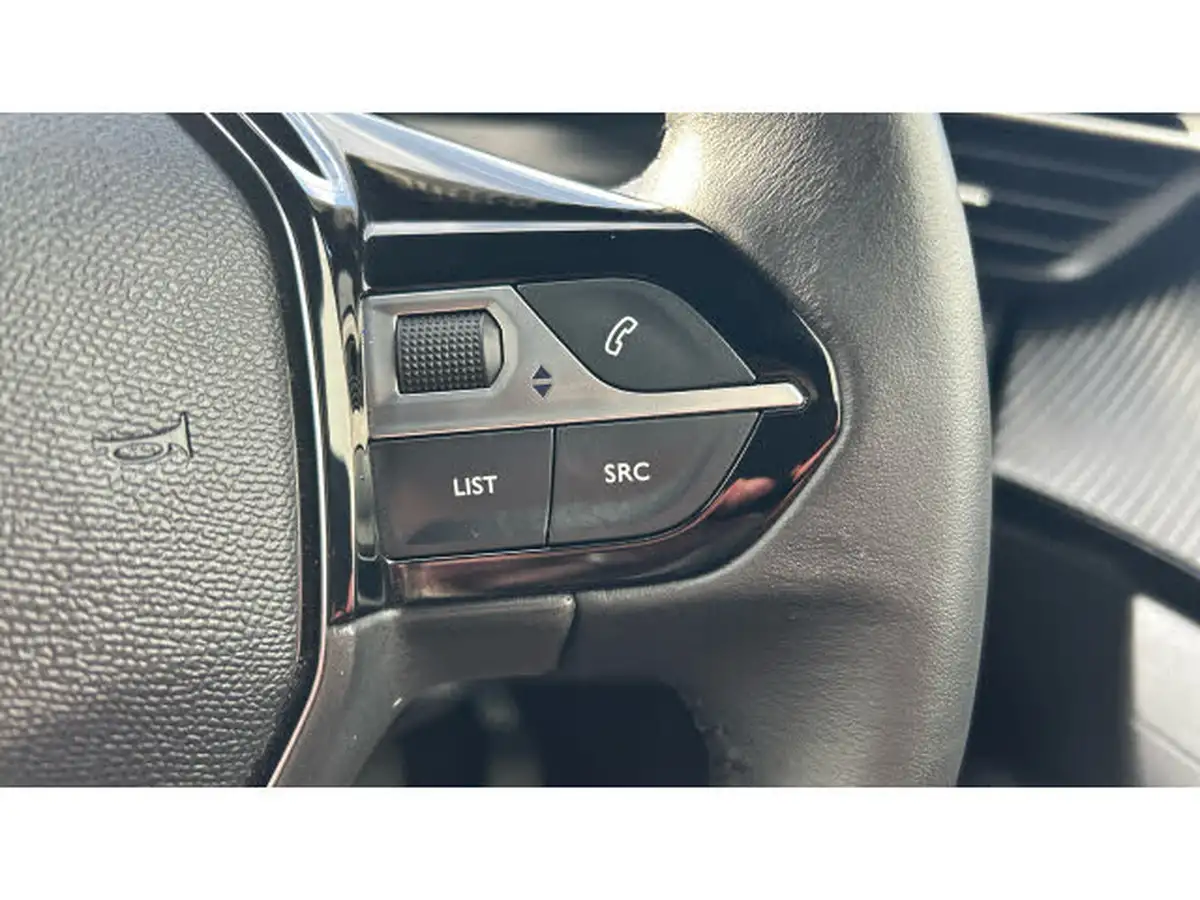 2024-peugeot-2008-suv-e-allure-136ps-50kwh-big-21