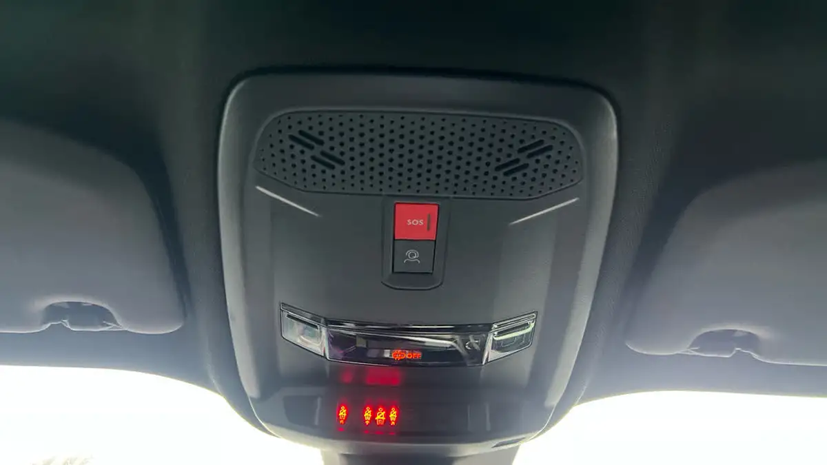 2024-peugeot-2008-suv-e-gt-136ps-50kwh-big-35