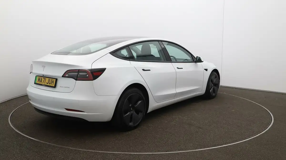 2021-tesla-model-3-e-long-range-awd-big-45