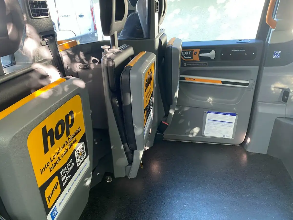 2023-levc-tx-15-vista-taxi-big-6