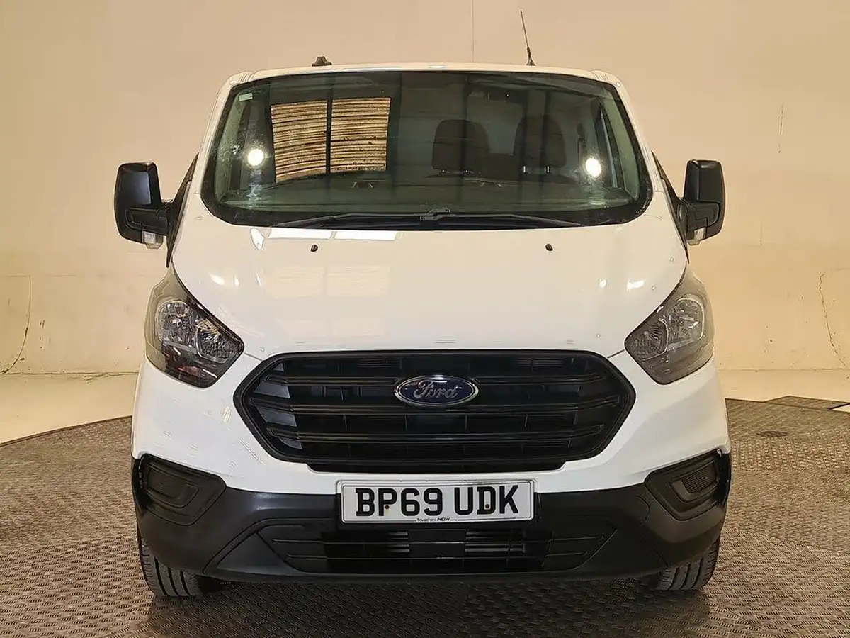 2020-ford-transit-custom-20tdci-320-l2h1-leader-130pseu6dt-panel-van-big-1