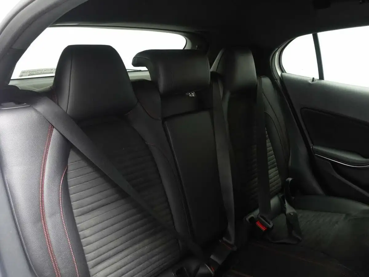 2017-mercedes-benz-gla-class-21d-gla-200d-amg-line-ss-big-15