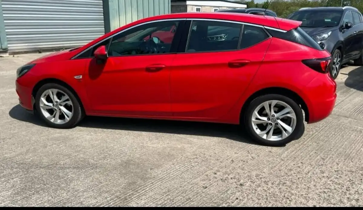 2018-vauxhall-astra-10i-turbo-sri-big-1