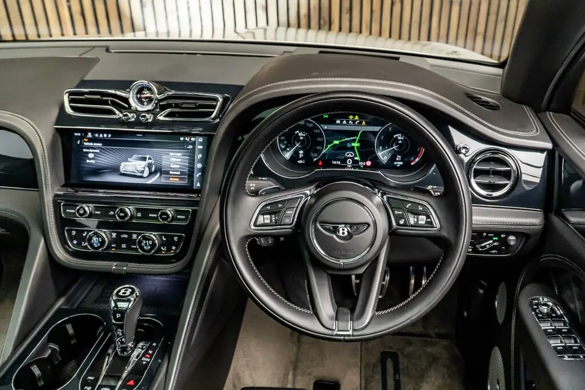 2021-bentley-bentayga-40-v8-big-24
