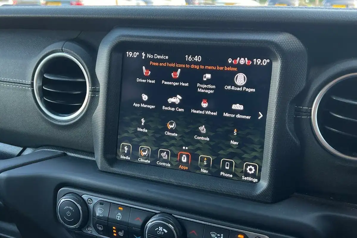 2021-jeep-wrangler-20-gme-80th-anniversary-5d-big-55