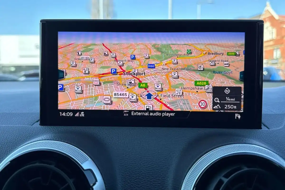 2022-audi-q2-10-30-tfsi-black-edition-big-38