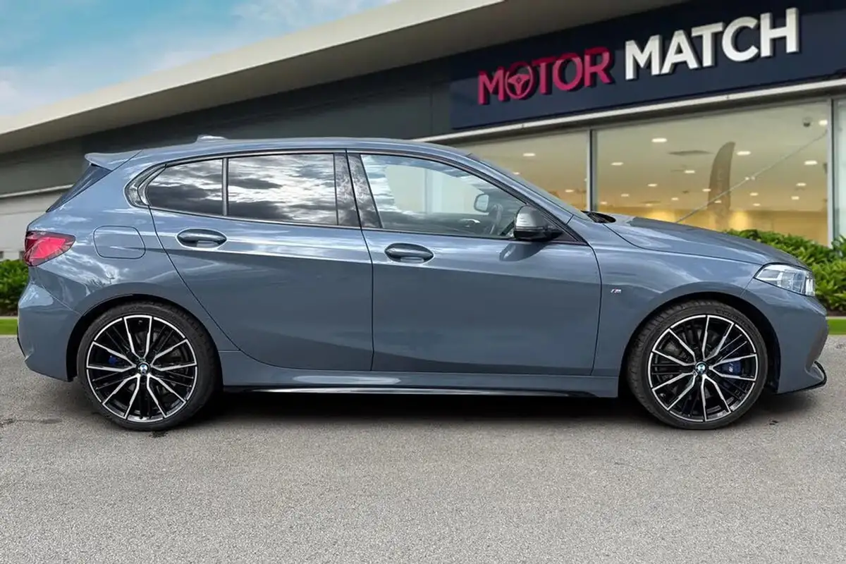 2021-bmw-1-series-20-m135i-xdrive-big-2