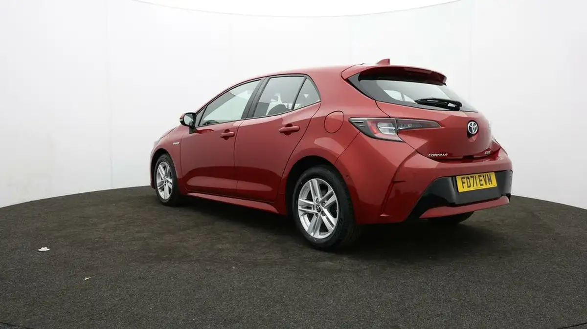 2022-toyota-corolla-18-vvt-i-icon-tech-trk-hatchback-5d-big-76