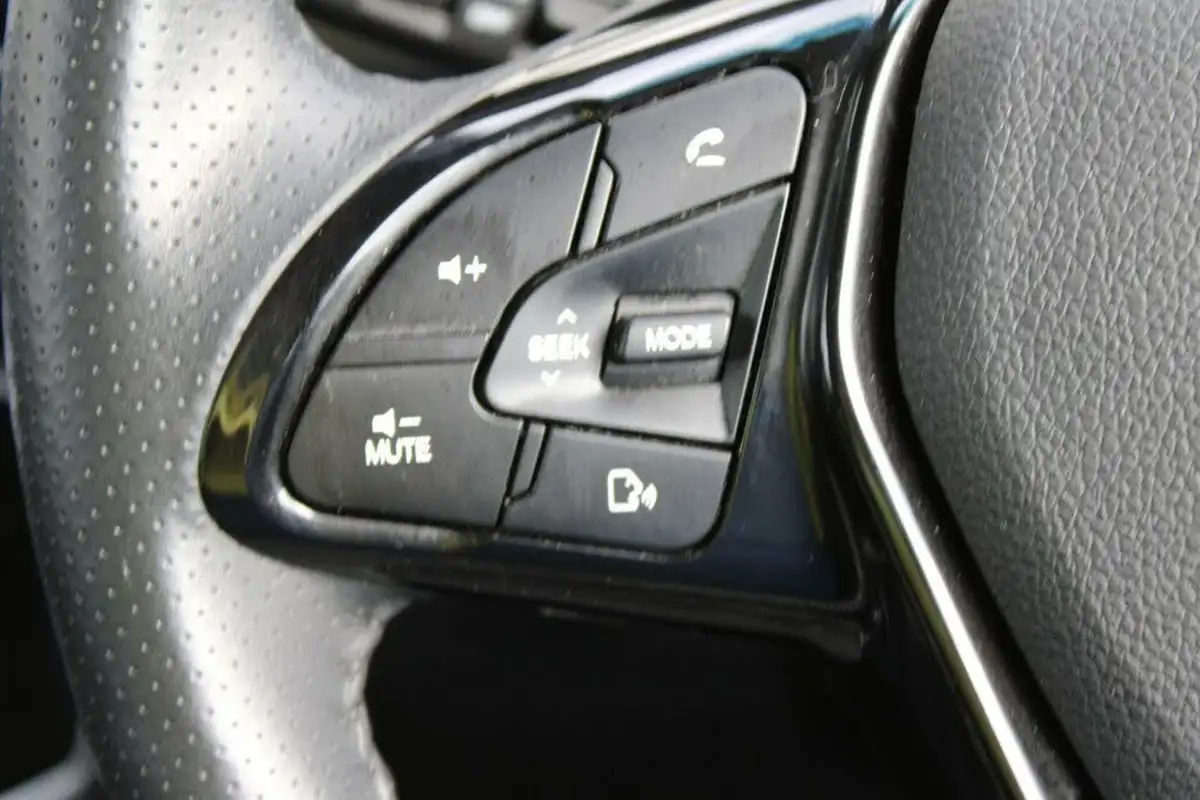 2023-kgm-ssangyong-tivoli-15-ultimate-big-11