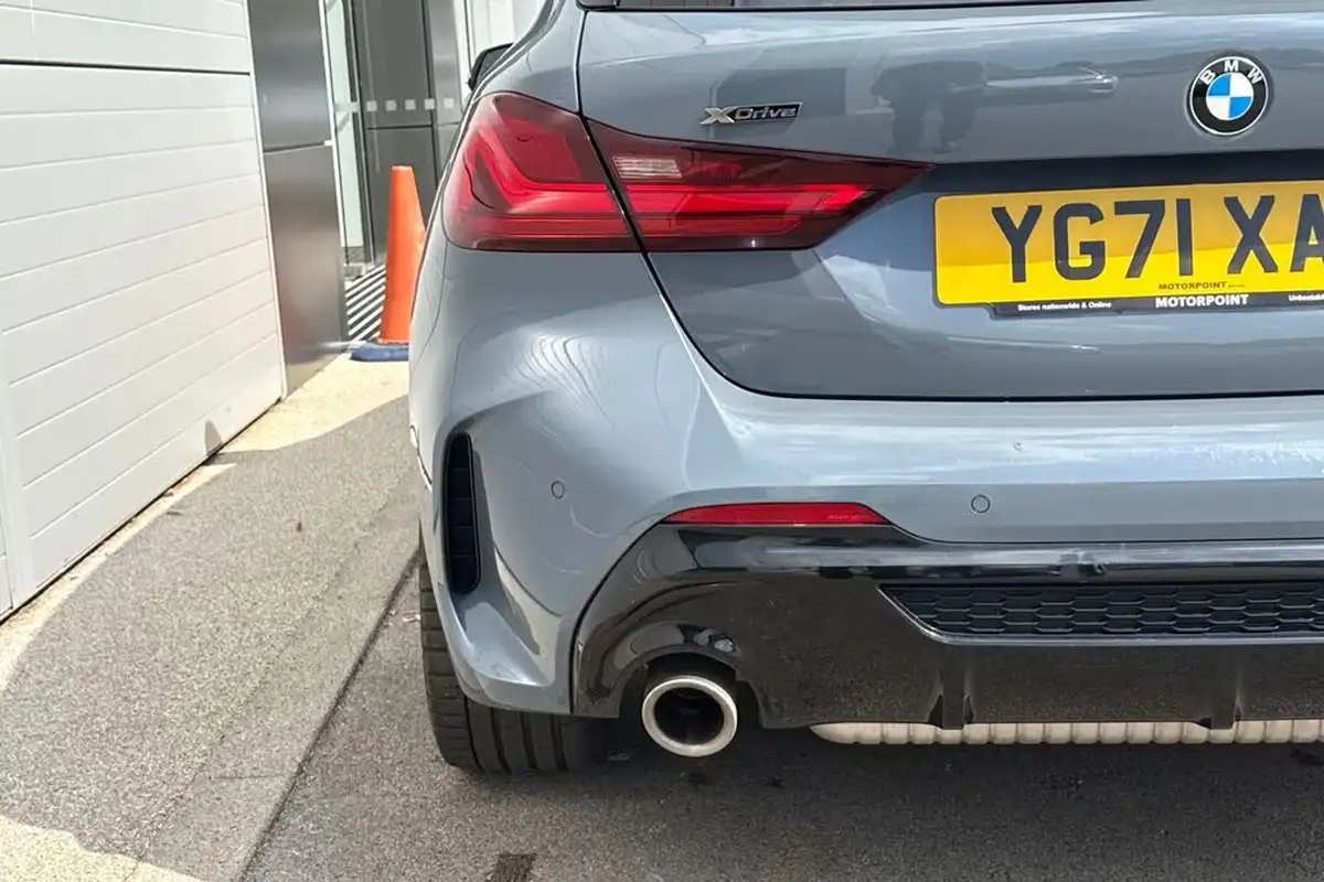 2021-bmw-1-series-20-m135i-xdrive-big-30