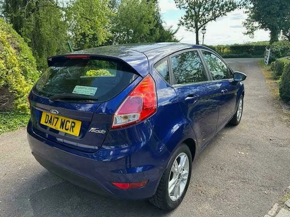 2017-ford-fiesta-125-zetec-5d-big-5