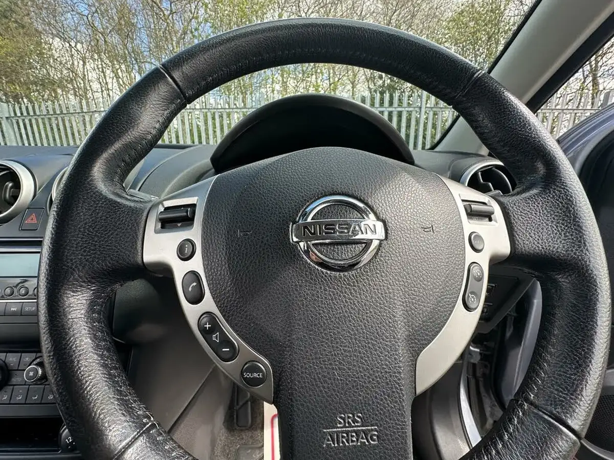 2011-nissan-qashqai-16-acenta-big-23