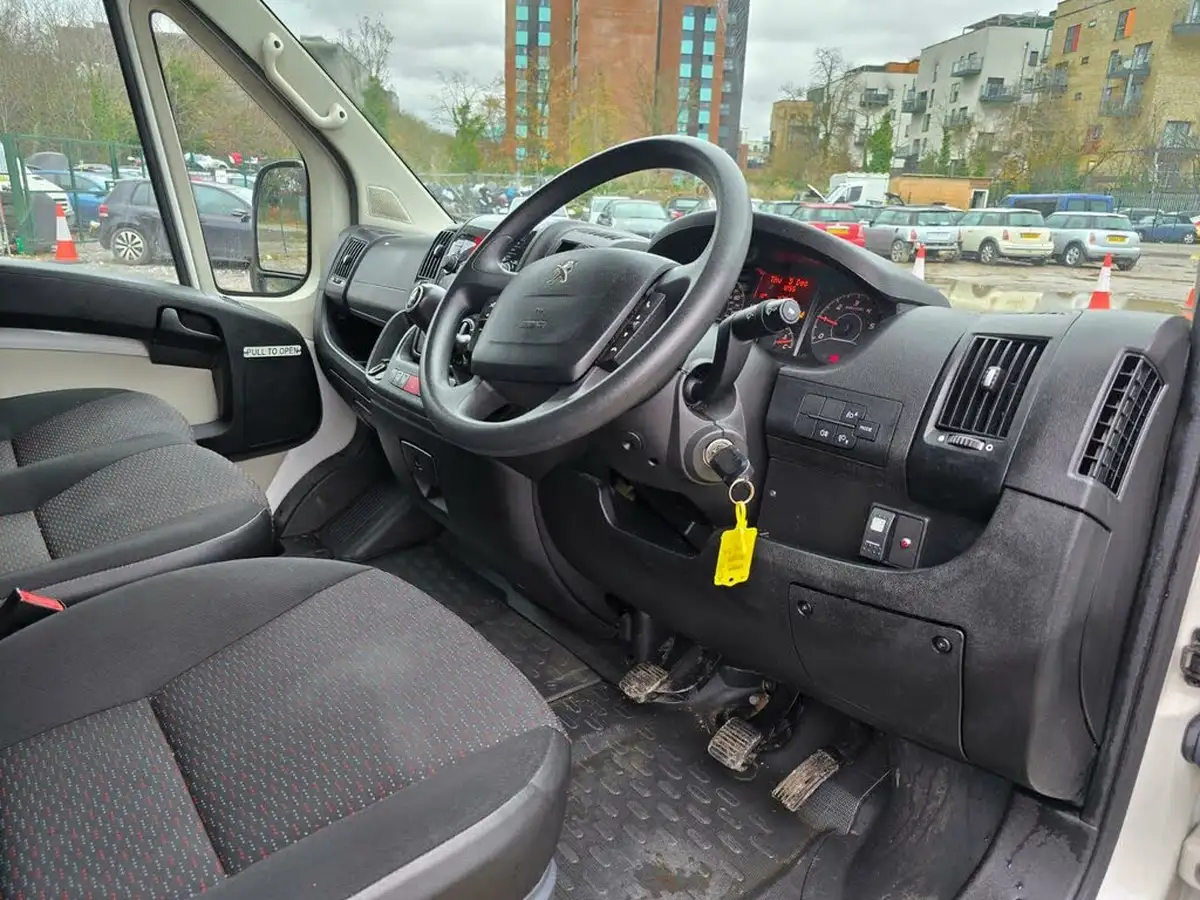 2018-peugeot-boxer-20-bluehdi-440-l4-h2-130-panel-big-20
