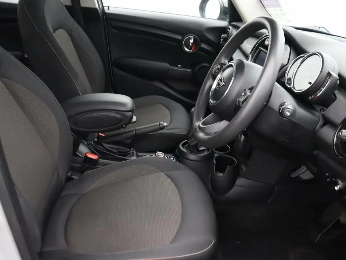 2019-mini-cooper-15-cooper-classic-hatchback-5d-big-20