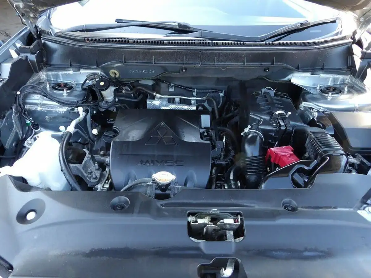 2015-mitsubishi-asx-16-3-big-25
