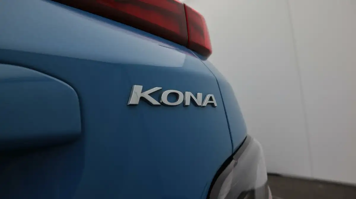 2022-hyundai-kona-e-premium-204ps-64kwh-7kw-obc-big-23