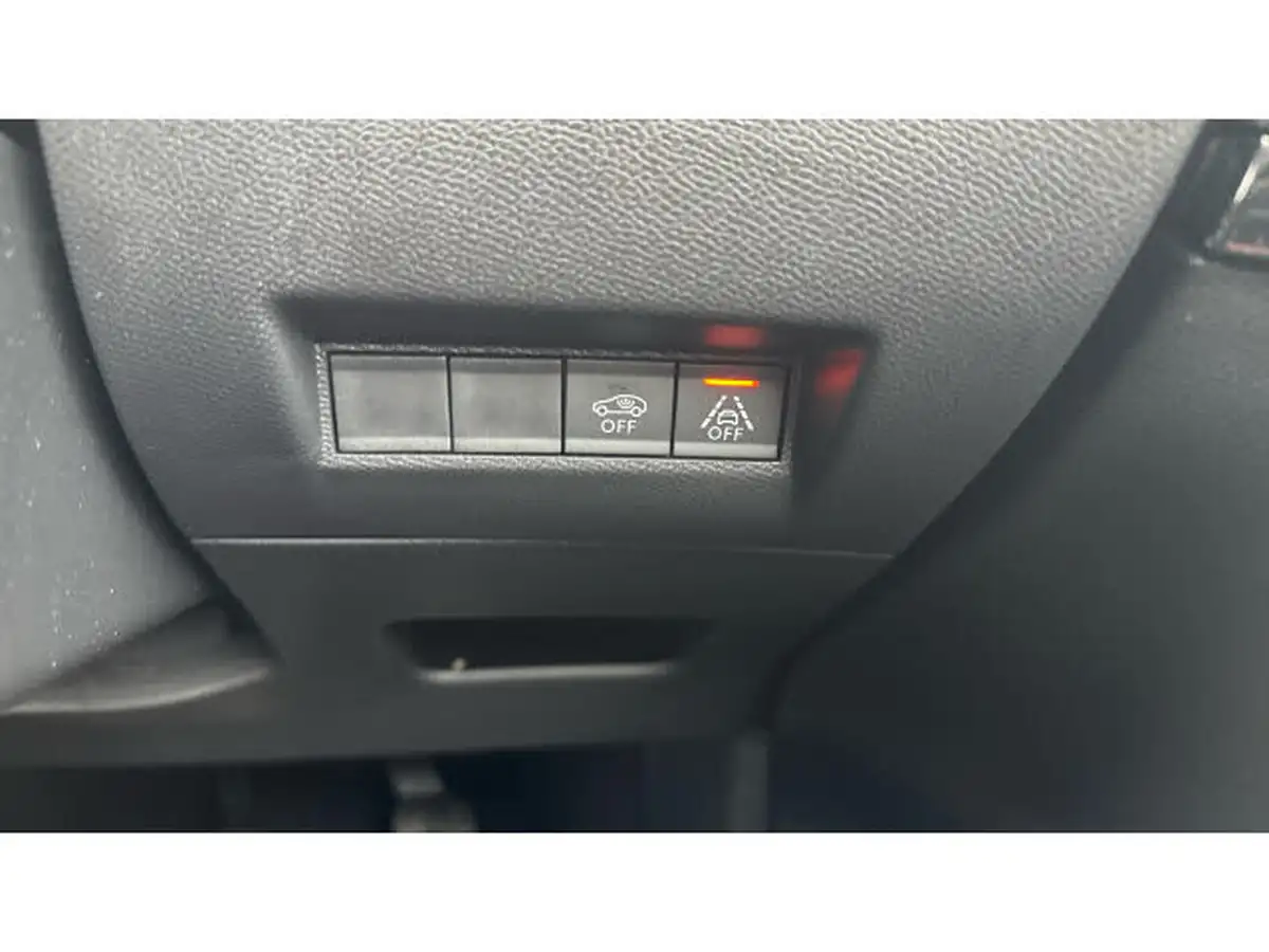 2021-peugeot-208-15-bluehdi-gt-line-big-22