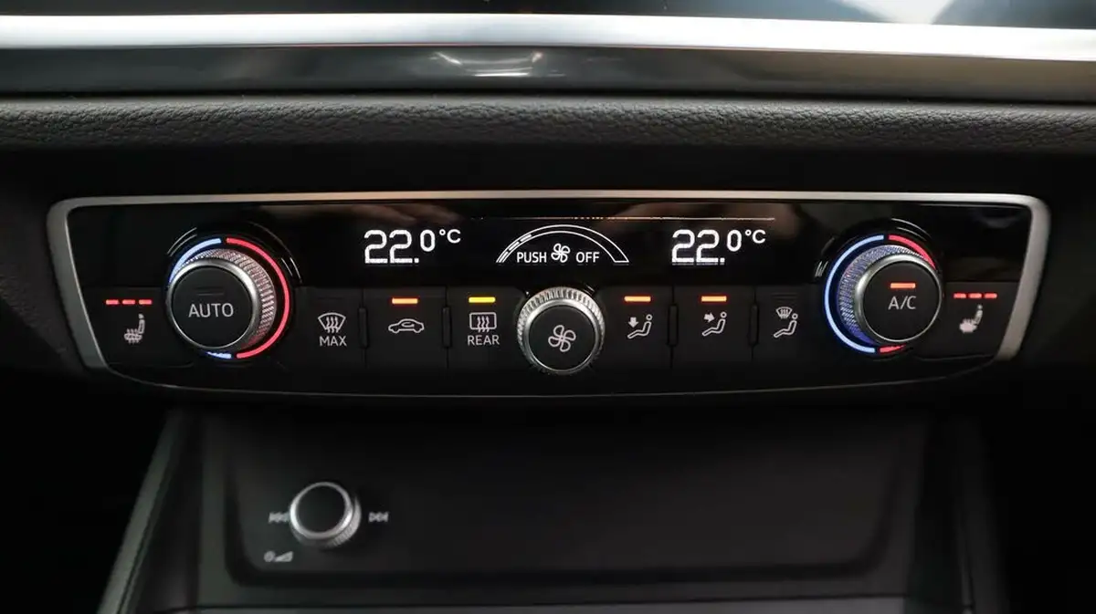 2020-audi-q3-20-45-tfsi-edition-1-sportback-big-12