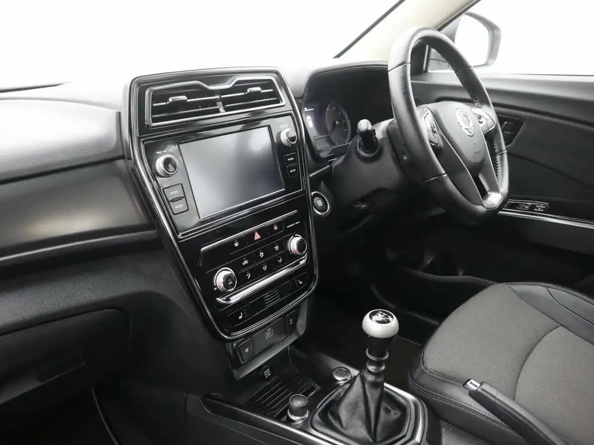2022-kgm-ssangyong-tivoli-12-gdi-t-ventura-big-12