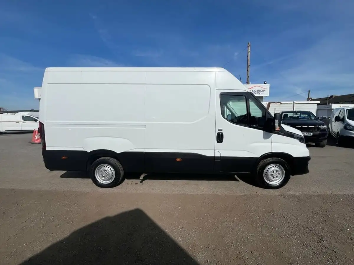 2023-iveco-daily-s-class-23td-35s14v-business-3520mm-h2-136pseu6dt-big-7