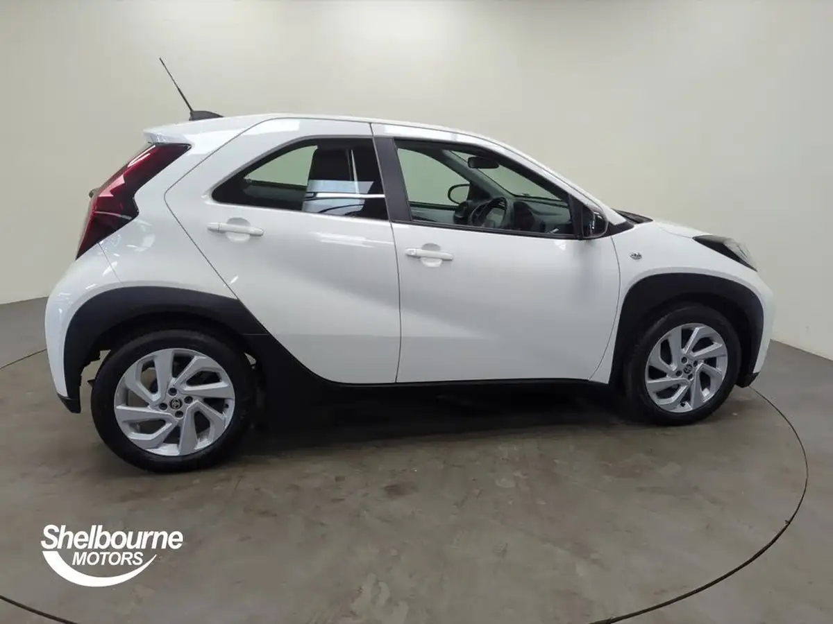 2023-toyota-aygo-x-10-vvt-i-pure-big-2