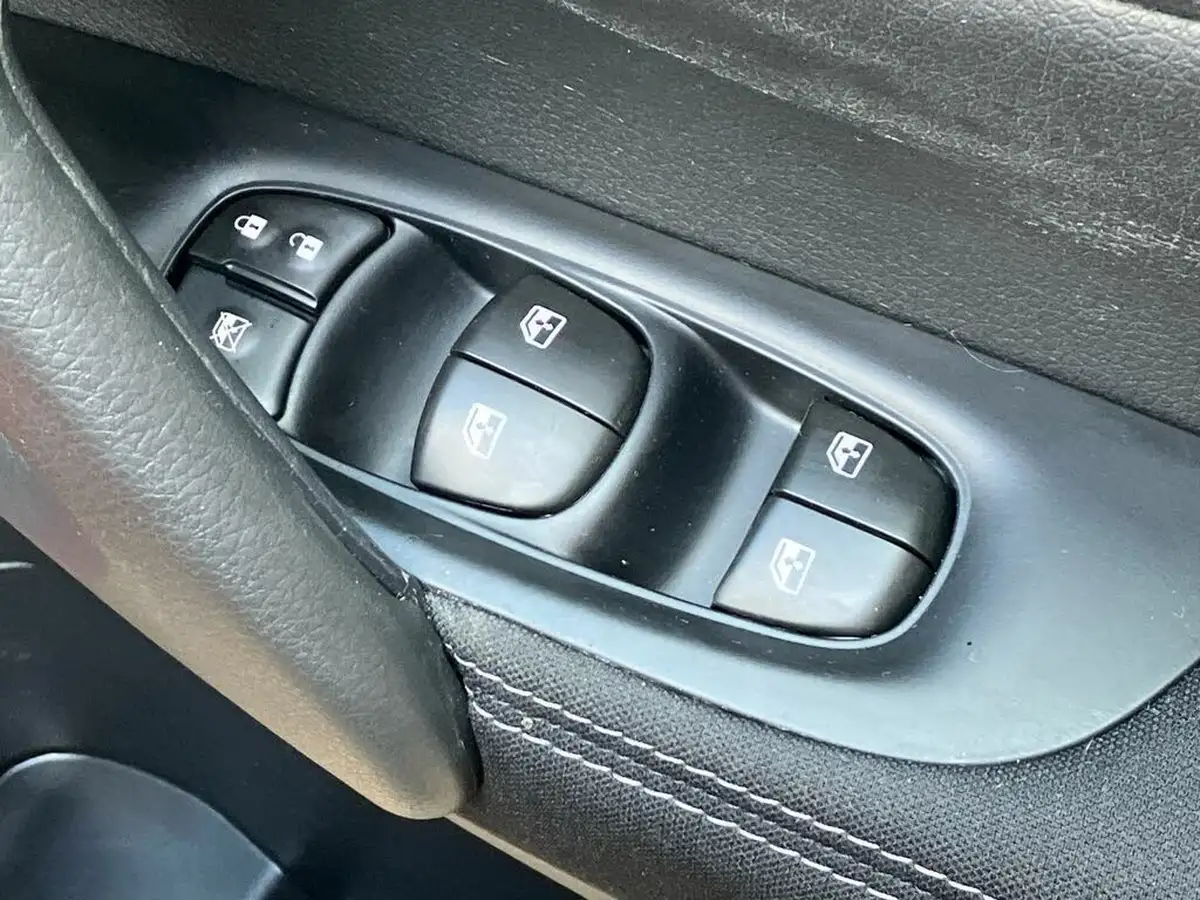 2018-nissan-qashqai-12-dig-t-n-connecta-big-20